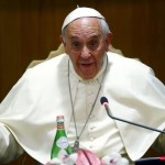 Papa all'incontro con i sindaci