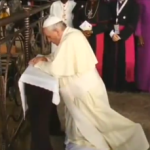Davanti all'albero della tortura