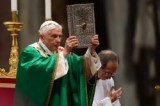 Il Papa presiede la Messa di chiusura del Sinodo. Angelus: nuova evangelizzazione è figlia del Concilio