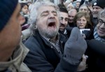 Beppe Grillo: eliminiamo i sindacati, sono vecchi come i partiti