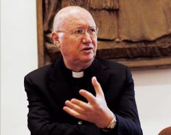 Mons. Celli: il Papa sui social network corre il rischio del dialogo con tutti