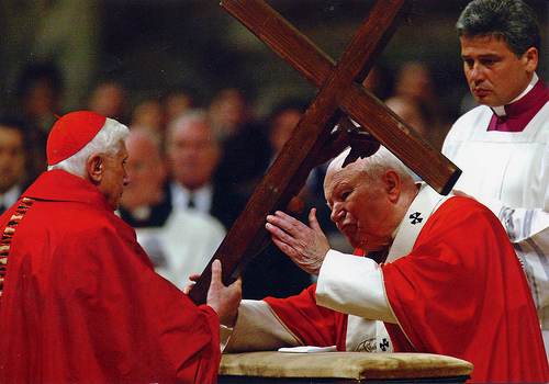 La mistica della Croce e la mistica del servizio – di Mons. Bruno Forte, arcivescovo di Chieti-Vasto