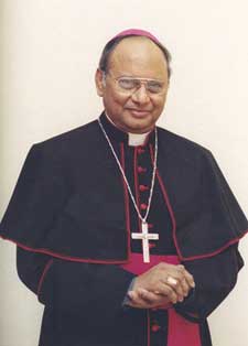 Riceviamo la SS.ma Eucaristia con il dovuto rispetto – di Mons. Malcolm Ranjith