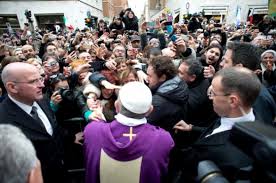 Dopo l’Angelus di domenica a Roma la gente è corsa a confessarsi