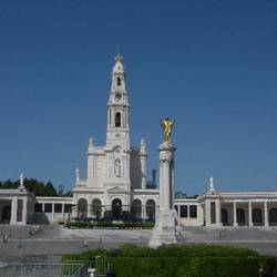 Papa Francesco chiede di consacrare il suo pontificato alla Madonna di Fatima