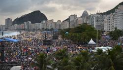 Oltre un milione per la Festa dell’accoglienza a Copacabana. Il Papa: la fede è rivoluzionaria