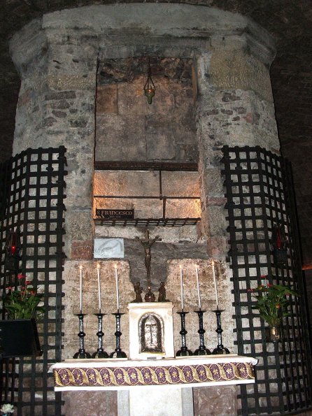 Boom di connessioni alla webcam che permette di vedere la tomba di San Francesco di Assisi