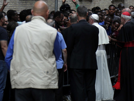 Papa Francesco: incontro con i rifugiati