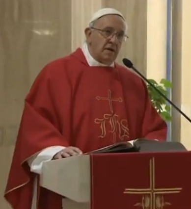 Il Papa: anche quando ci rimprovera, Dio ci accarezza e mai ci ferisce