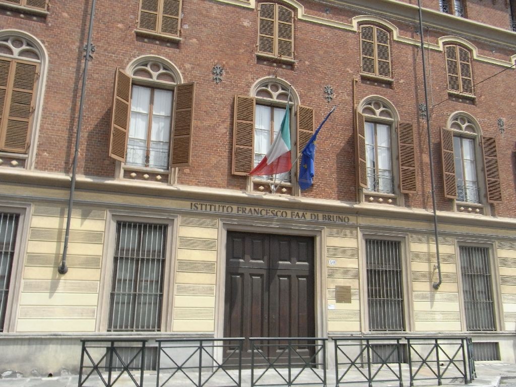 Torino, intimidazioni gay a una scuola cattolica – di Massimo Introvigne