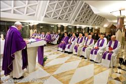 Papa Francesco: quando nella Chiesa manca la profezia, c’è il clericalismo
