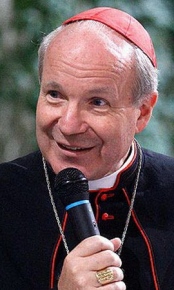 Milano, in un Duomo gremitissimo, ha ospitato l’incontro del cardinale Schönborn con i fedeli laici ambrosiani.
