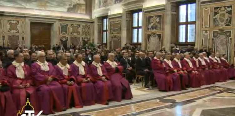 Il Papa alla Rota Romana: giustizia non sia legalistica, dietro ogni pratica c’è una persona