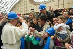 Papa Francesco: chiedo ai politici di non dimenticare due cose, dignità umana e bene comune