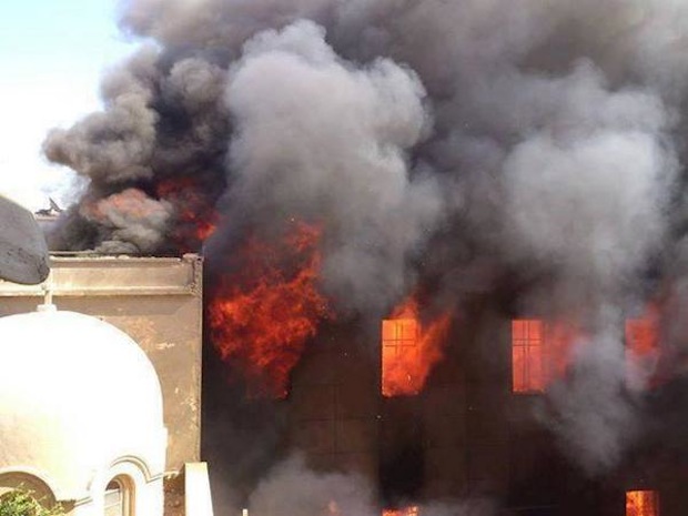 Scaduto l’ultimatum dei terroristi: «Non ci sono più cristiani a Mosul». Bruciato l’arcivescovado, occupato un monastero