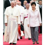 Papa Francesco con la presidente coreana Park