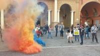 Sentinelle aggredite. Il silenzio spaventa i violenti