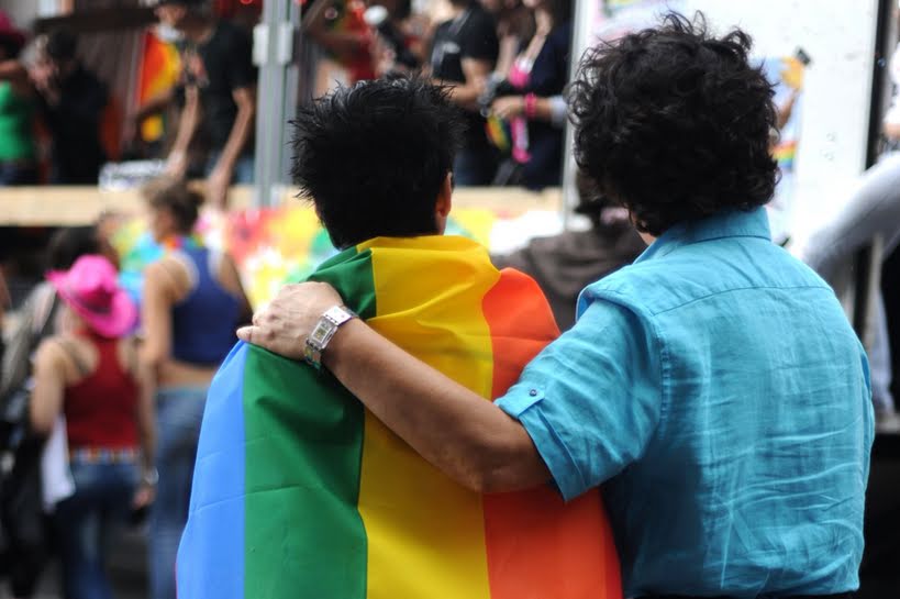Mentirono i ragazzi gay che inscenarono un attacco omofobo in discoteca – Smascherati anche altri casi