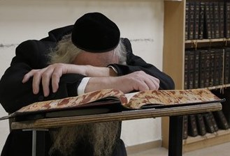 TERRA SANTA – Il Patriarca latino Twal dopo l’attacco alla sinagoga di Gerusalemme: interrompere la spirale infinita delle vendette