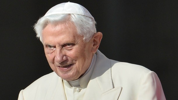 Ratzinger: «Avrei voluto essere chiamato solo padre Benedetto»