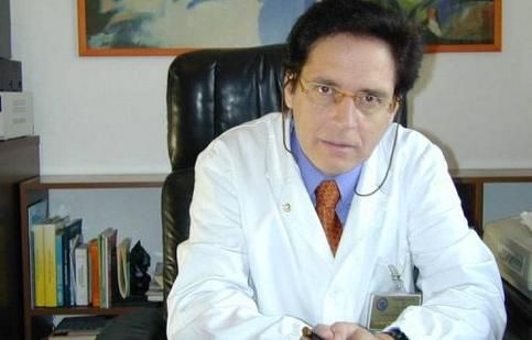 Risponde su gay e terapie: «Dall’omosessualità si può uscire». Psicologo sospeso dall’ordine