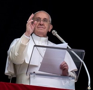 Angelus: Francesco annuncia viaggio a Sarajevo il 6 giugno e ricorda che il Vangelo cambia la vita