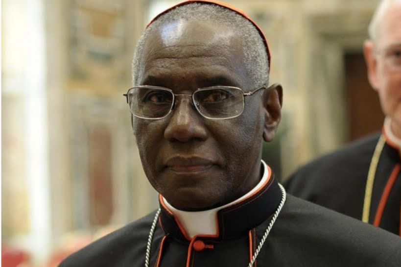 Cardinale Sarah, Sinodo: no all’eresia – di Marco Tosatti