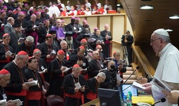 Il Sinodo pare un Concilio Vaticano III “a pezzi”. Tutto è in discussione. E allora che fare?