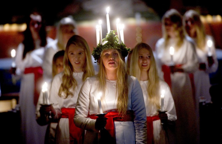 L’Europa nordica si affida a santa Lucia, simbolo di luce dove d’inverno regna il buio