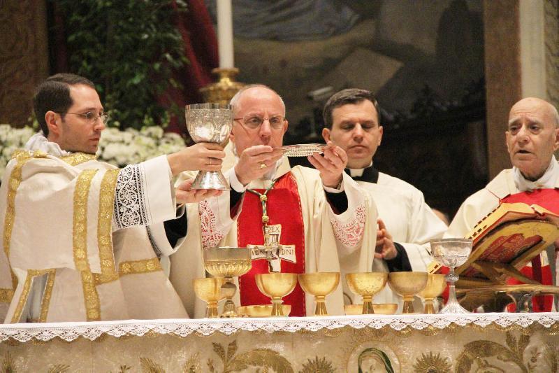 Il vescovo di Forlì: “Non è detto che il sacerdote debba sempre dare l’assoluzione dopo la confessione”