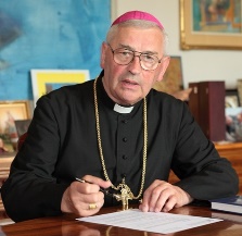Monsignor Pieronek: “Vangelo e Corano non possono essere accomunati”