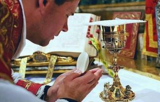 «Una sola Messa glorifica più Dio di quanto lo glorifichino in cielo tutti gli angeli, i santi e la Vergine Maria»