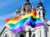 Veglie per inesistenti vittime dell’omofobia: omoeretici in campo per una “Chiesa gay” – di Tommaso Scandroglio