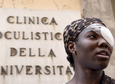 « Uova contro Daisy, il razzismo degli “anti-razzisti” » di Riccardo Cascioli