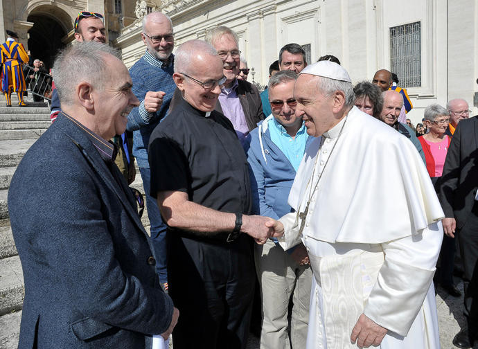 « Lgbt in San Pietro, cade un altro tabù » di Riccardo Cascioli