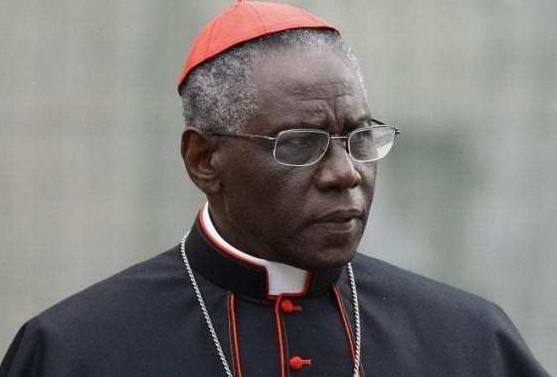 « Card. Sarah: “La Chiesa non può collaborare con la nuova forma di schiavismo che è diventata la migrazione di massa” » di Antonio Socci