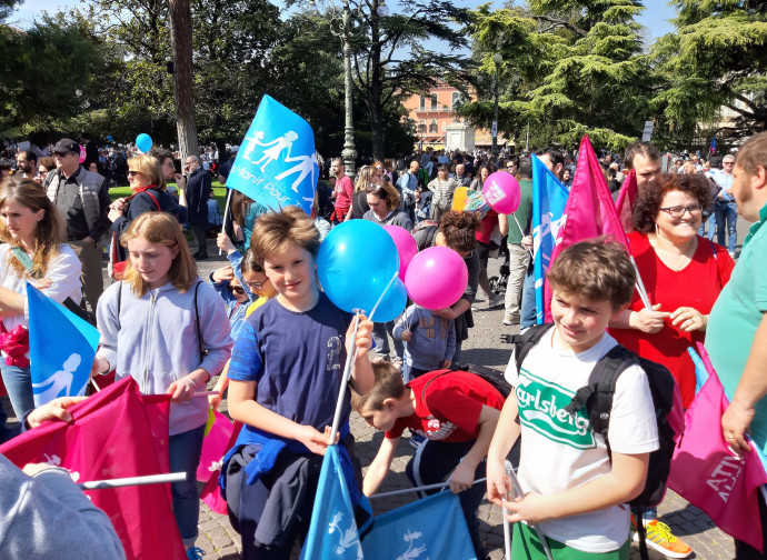 « Ecco chi sconfigge le élite: “La famiglia, che meraviglia” » di Andrea Zambrano