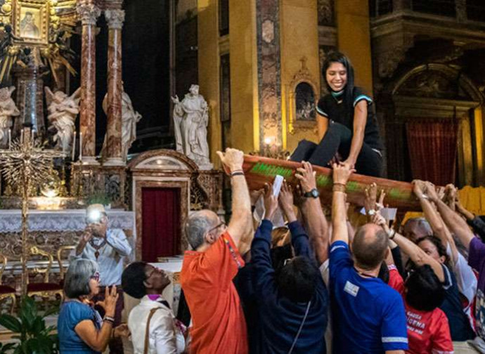 « Hanno portato via il Signore! L’Amazzonia entra in chiesa con un culto pagano » di Andrea Zambrano