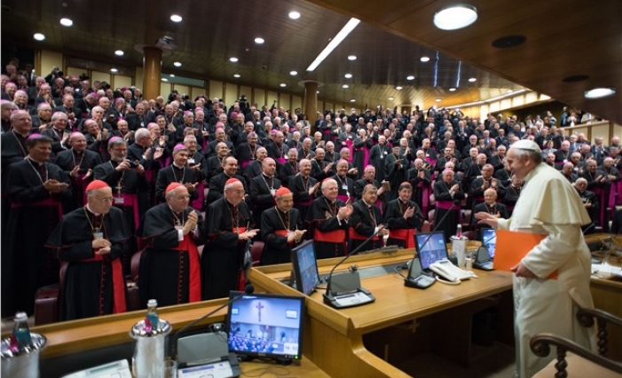 « L’esortazione post-sinodale di papa Francesco abolisce il celibato ecclesiastico » di Roberto de Mattei