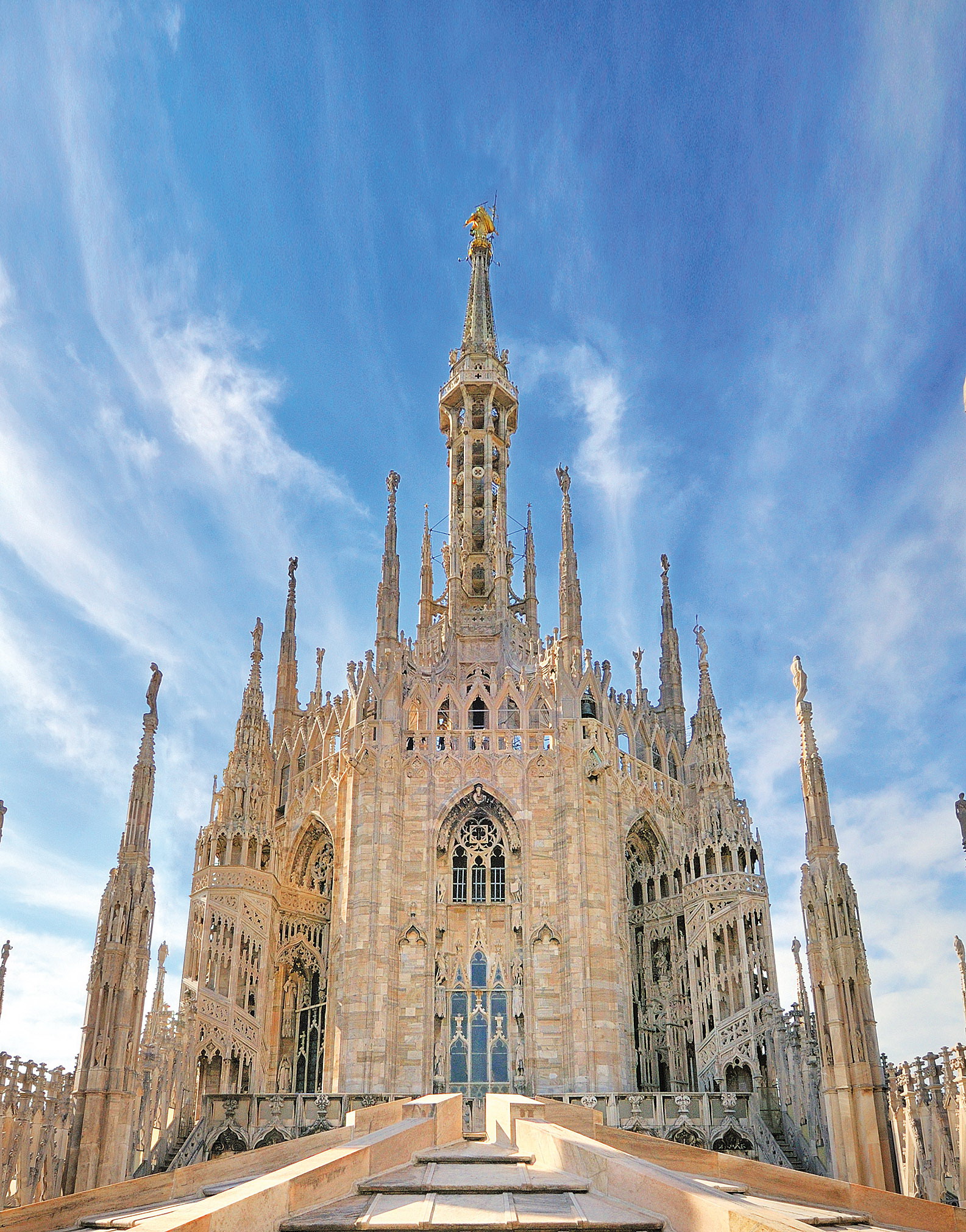 Riapertura ai turisti del Duomo di Milano. Informazioni per non cadere in una stolta mormorazione.