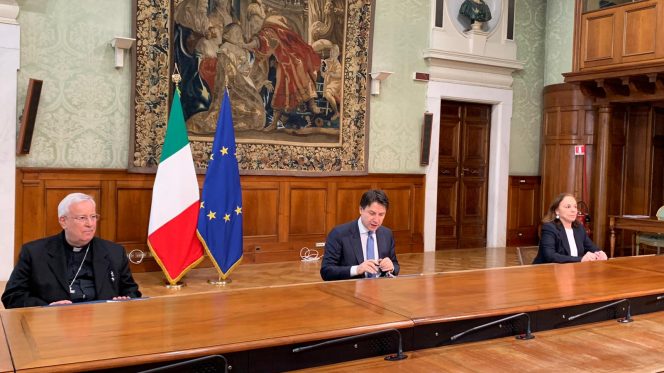 Firmato l’accordo tra il Governo e la Conferenza Episcopale Italiana. Dal 18 maggio si riprenderà a partecipare alle celebrazioni eucaristiche.